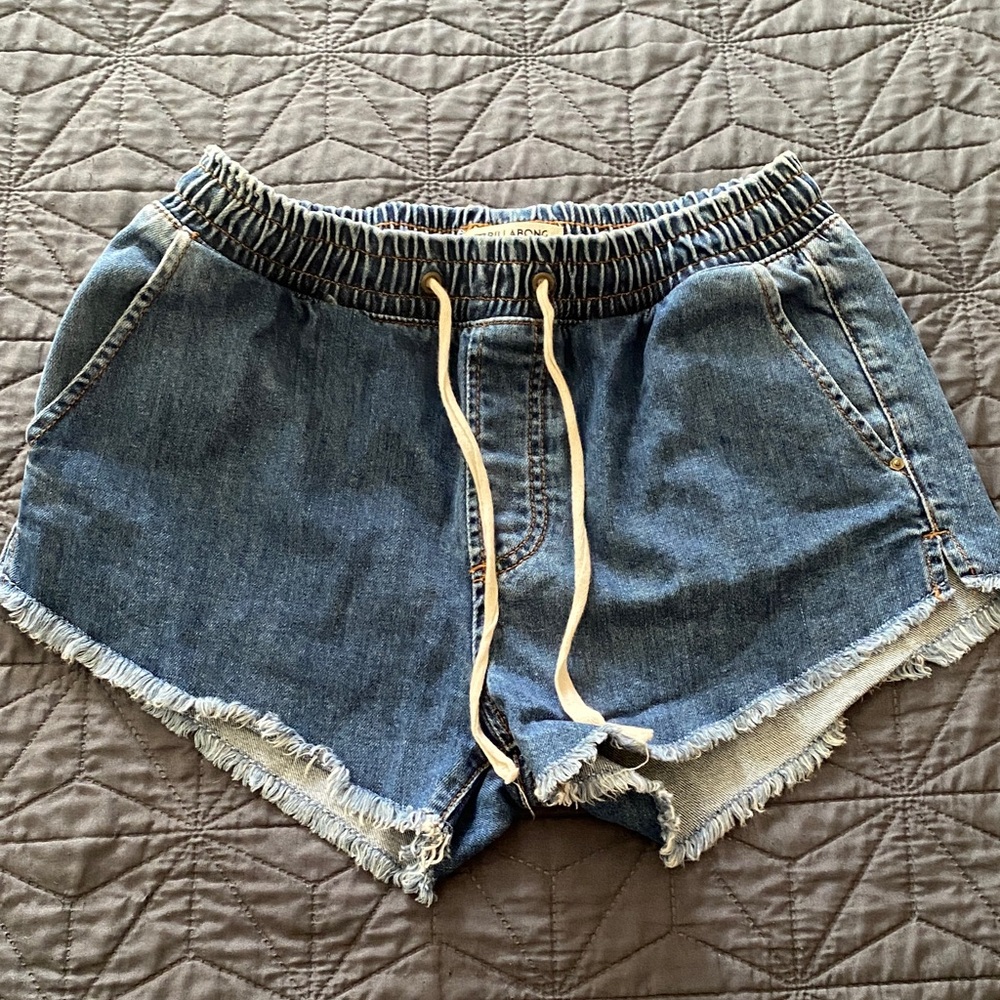 Billabong Denim Drawstring Shorts Small Elastic Waist Frayed Hem Beach Casual